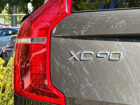 Certified 2025 Volvo XC90 B6 Ultra w/ Protection Package Premier image 28