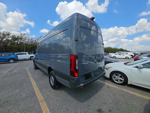 Used 2024 Mercedes-Benz Sprinter 2500 w/ Parking Package image 4