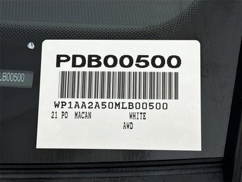 Used 2021 Porsche Macan image 45