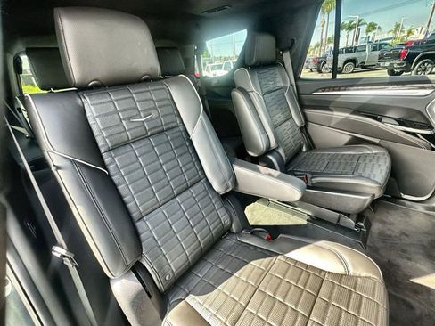New 2025 Cadillac Escalade Premium Luxury Platinum image 28