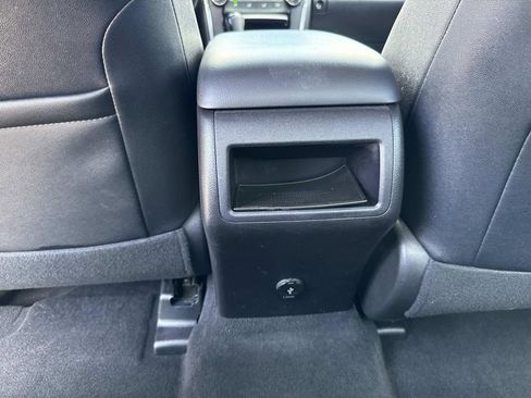 Used 2017 Toyota Camry SE image 21