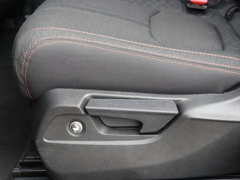 Used 2025 Honda Pilot Sport image 15