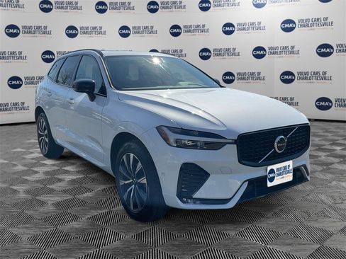 Certified 2023 Volvo XC60 B5 Plus image 7