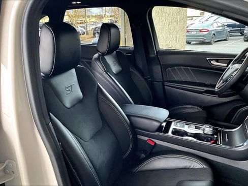 Used 2020 Ford Edge ST w/ Cold Weather Package image 9