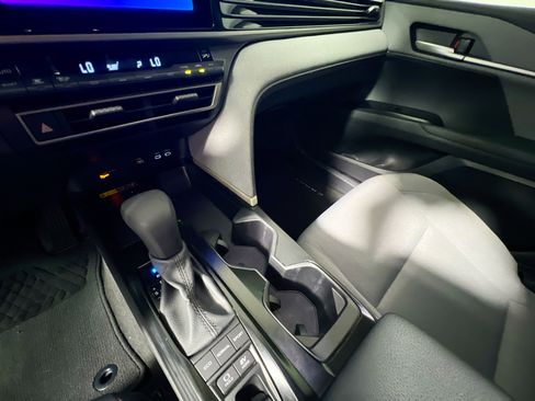 Used 2025 Toyota Camry LE image 26