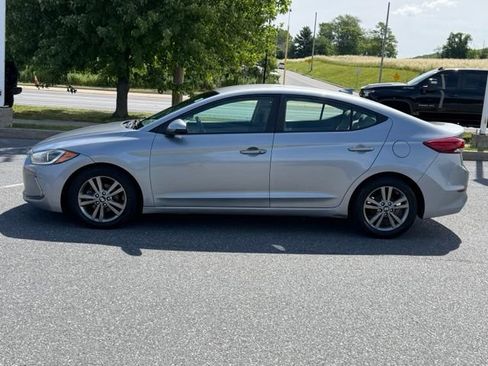Used 2017 Hyundai Elantra SE w/ SE A/T Tech Package 03 FWD image 4