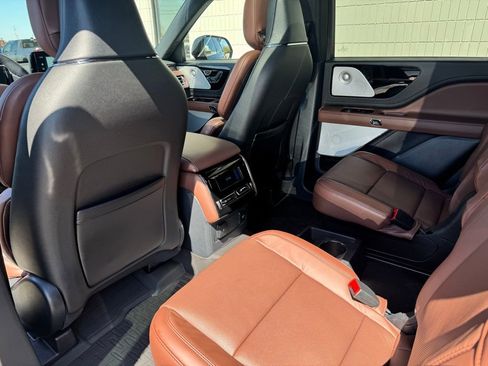 Used 2025 Lincoln Aviator Reserve w/ Equipment Group 201A image 14