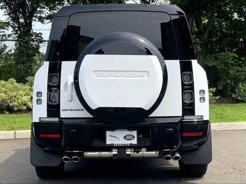 New 2025 Land Rover Defender 130 V8 image 4