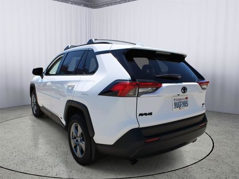 Used 2025 Toyota RAV4 XLE w/ Convenience Package AWD/4WD image 5