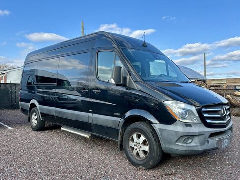 Used 2014 Mercedes-Benz Sprinter 2500 image 2