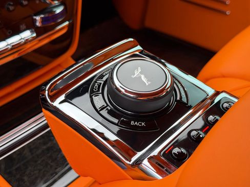 Used 2021 Rolls-Royce Phantom Extended Wheelbase image 39