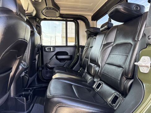 Used 2021 Jeep Gladiator Sport image 28