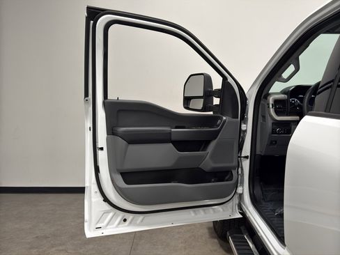 Used 2025 Ford F350 XLT image 10