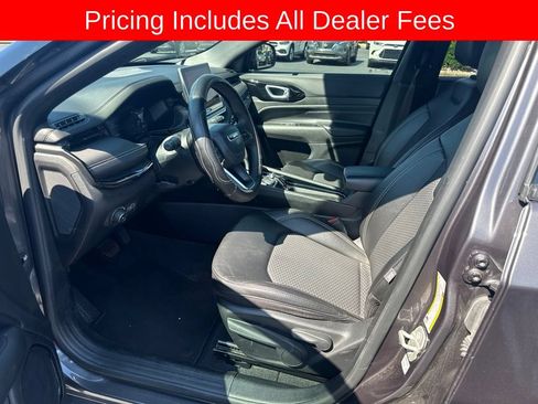 Used 2024 Jeep Compass Latitude w/ Altitude Special Edition AWD/4WD image 9