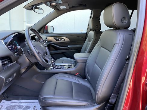 Used 2023 Chevrolet Traverse LT w/ Midnight/Sport Edition FWD image 16