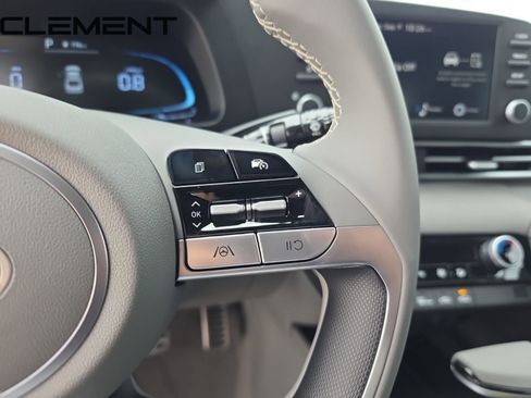 Certified 2025 Hyundai Elantra Sport FWD image 17