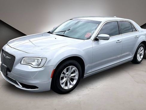 Used 2023 Chrysler 300 Touring RWD image 1