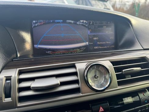 Used 2013 Lexus LS 460 AWD w/ Ultra Luxury Pkg image 17