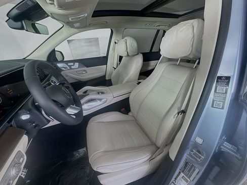 New 2026 Mercedes-Benz GLS 450 4MATIC image 21