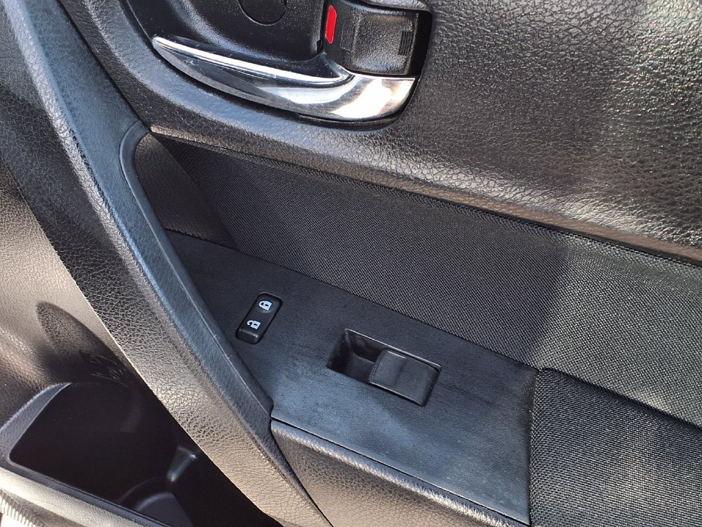 Certified 2018 Toyota Corolla LE FWD image 38