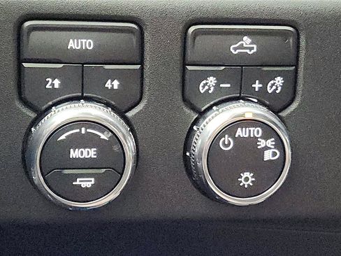 New 2026 GMC Sierra 1500 SLE AWD/4WD image 40
