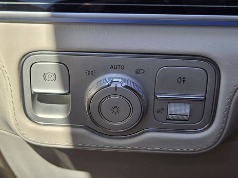 Certified 2024 Mercedes-Benz Maybach GLS 600 4MATIC image 22