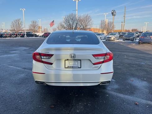 Used 2018 Honda Accord Sport image 9
