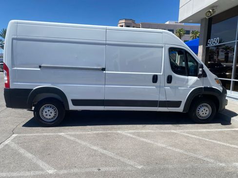Used 2025 RAM ProMaster 2500 FWD image 4