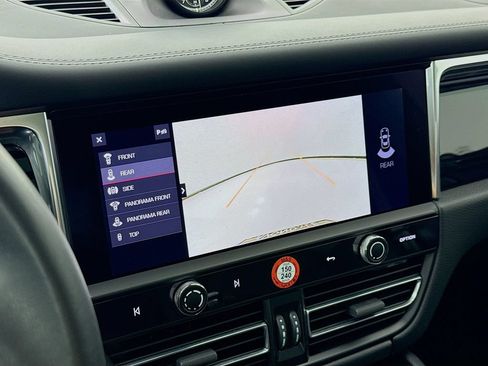 Certified 2025 Porsche Macan AWD/4WD image 20