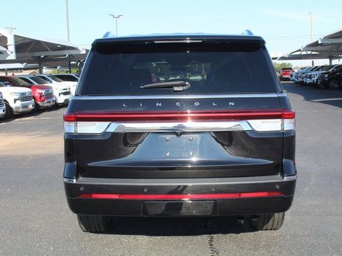 Used 2024 Lincoln Navigator L Reserve image 4