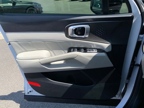 Certified 2023 Kia Sorento SX image 20