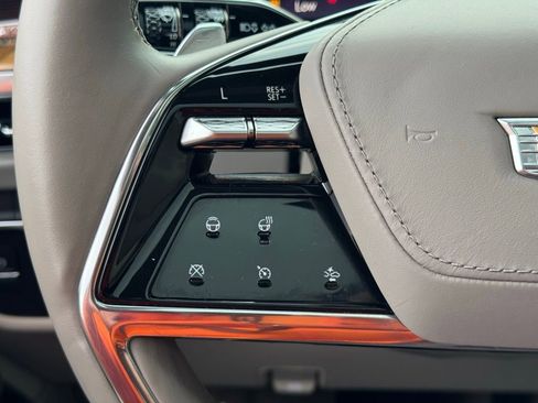 Certified 2025 Cadillac Escalade ESV Sport Platinum image 30