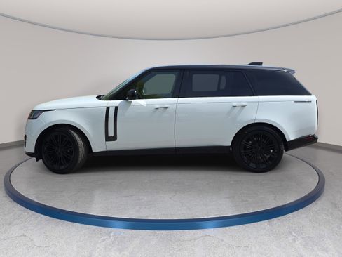 Certified 2026 Land Rover Range Rover Long Wheelbase SE image 8