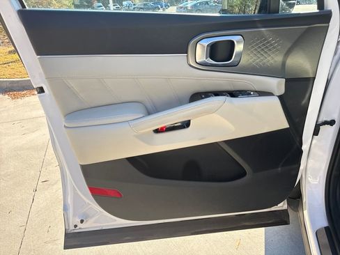 Used 2022 Kia Sorento SX image 14