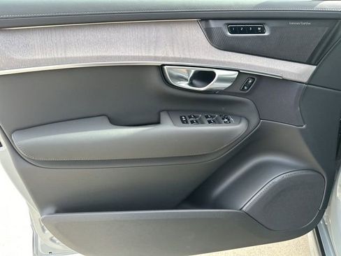 New 2026 Volvo XC90 T8 Ultra image 13