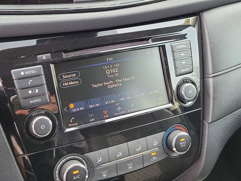 Used 2020 Nissan Rogue S image 26