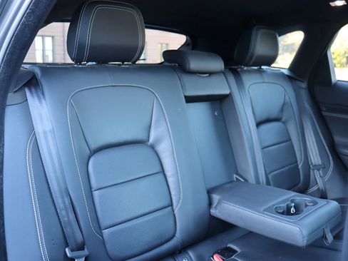 Used 2018 Jaguar F-PACE R-Sport image 16