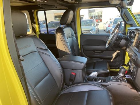 Used 2023 Jeep Wrangler Unlimited Sahara w/ Cold Weather Group image 15