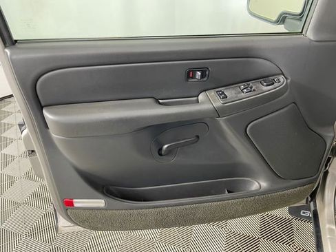 Used 2004 GMC Sierra 1500 SLE w/ Light Duty Power Package image 9