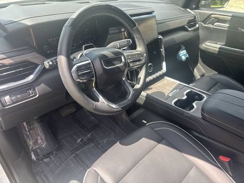 Used 2024 GMC Acadia Denali w/ Super Cruise Package FWD image 12