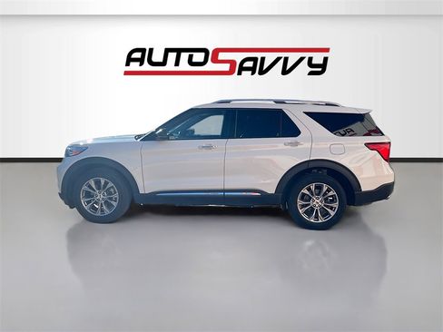 Used 2022 Ford Explorer Limited w/ Equipment Group 301A image 4