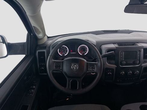 Used 2018 RAM 2500 Tradesman w/ Chrome Appearance Group image 17