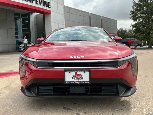 Used 2025 Kia K4 FWD image 3