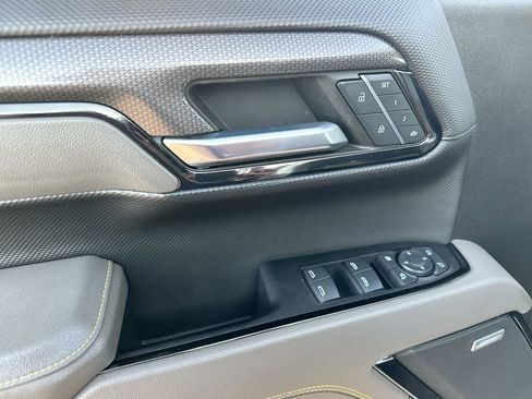 Used 2023 Chevrolet Silverado 1500 ZR2 image 13