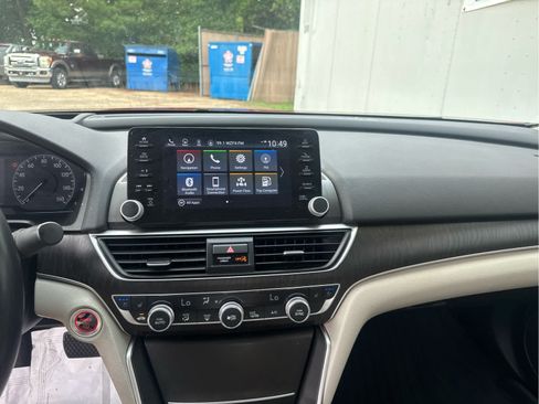 Used 2021 Honda Accord Touring image 25
