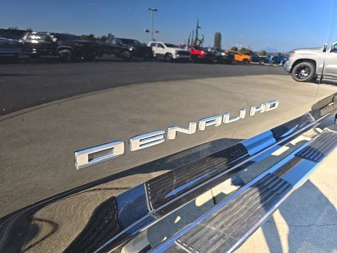 Used 2025 GMC Sierra 3500 Denali AWD/4WD image 38