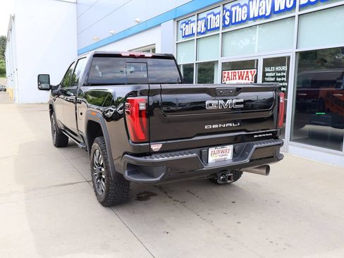 Used 2024 GMC Sierra 2500 Denali Ultimate AWD/4WD image 8