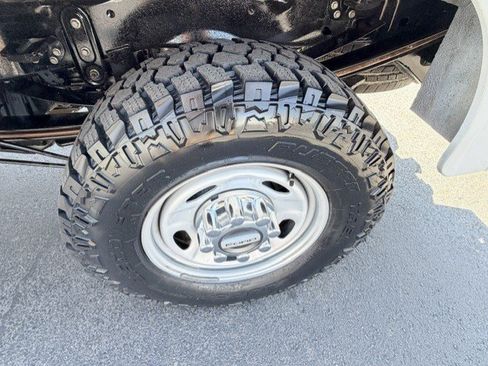 Used 2022 Ford F250 XL w/ Power Equipment Group AWD/4WD image 10