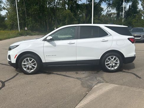 Used 2024 Chevrolet Equinox LT AWD/4WD image 2