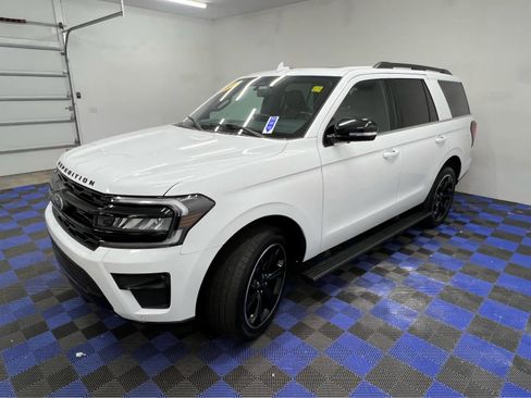 Used 2022 Ford Expedition Limited image 8